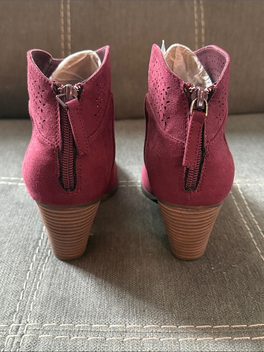 NEW Violet & Red Jackson Lazer Cut Topline Ankle Bootie Burgundy Women's 7 Y2K - Picture 4 of 8
